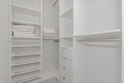 Condominio en alquiler en Miami Beach, Florida, 1 dormitorio, 89.19 m2 № 2063201 - foto 17