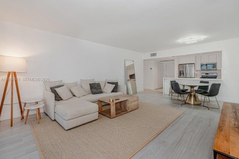 Condominio en alquiler en Miami Beach, Florida, 1 dormitorio, 89.19 m2 № 2063201 - foto 6