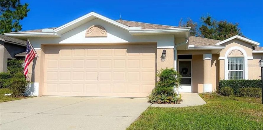 House in Lecanto, Florida 2 bedrooms, 112.23 sq.m. № 2109839