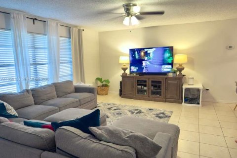 Villa ou maison à vendre à Port St. Lucie, Floride: 3 chambres, 113.15 m2 № 2007149 - photo 4