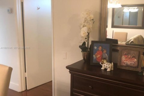 Condominio en alquiler en Coconut Creek, Florida, 1 dormitorio, 76.09 m2 № 1992190 - foto 4