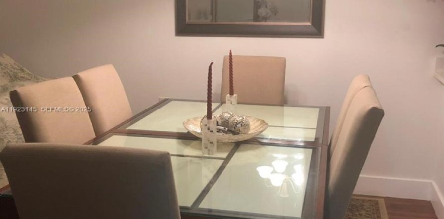 Condominio en Coconut Creek, Florida, 1 dormitorio  № 1992190