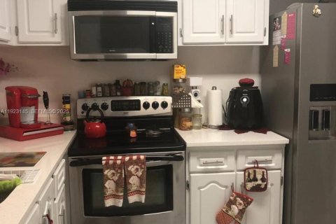 Condominio en alquiler en Coconut Creek, Florida, 1 dormitorio, 76.09 m2 № 1992190 - foto 6