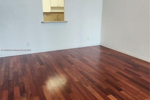 Condominio en venta en Sunny Isles Beach, Florida, 1 dormitorio, 93.37 m2 № 1971125 - foto 10