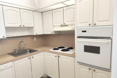 Condominio en venta en Sunny Isles Beach, Florida, 1 dormitorio, 93.37 m2 № 1971125 - foto 8