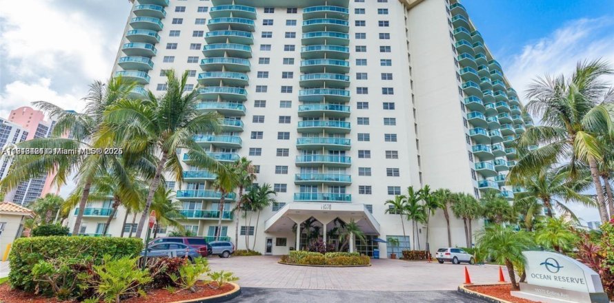 Condominio en Sunny Isles Beach, Florida, 1 dormitorio  № 1971125