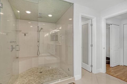 Купить таунхаус в Джуно-Бич, Флорида 8 комнат, 252.69м2, № 2178792 - фото 13