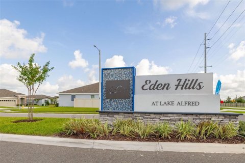 House in Lake Alfred, Florida 5 bedrooms, 248.42 sq.m. № 1776809 - photo 2