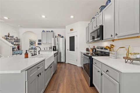 House in Lake Alfred, Florida 5 bedrooms, 248.42 sq.m. № 1776809 - photo 9