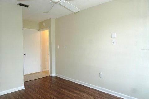 Condo in Holiday, Florida, 2 bedrooms  № 1817361 - photo 17