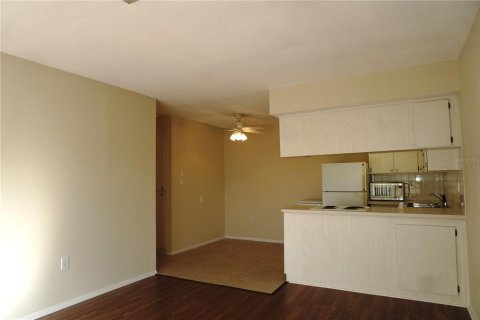 Condo in Holiday, Florida, 2 bedrooms  № 1817361 - photo 6
