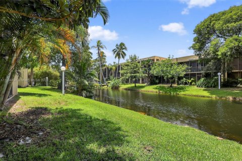 Condominio en venta en Davie, Florida, 2 dormitorios, 117.99 m2 № 1881524 - foto 1