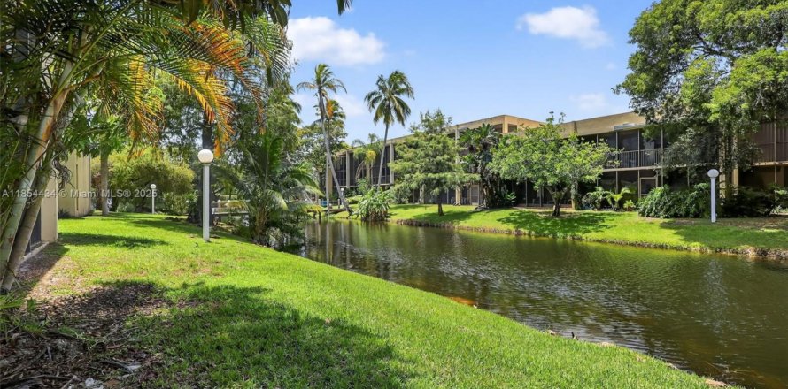 Condominio en Davie, Florida, 2 dormitorios  № 1881524