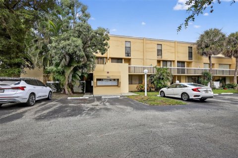 Condominio en venta en Davie, Florida, 2 dormitorios, 117.99 m2 № 1881524 - foto 2