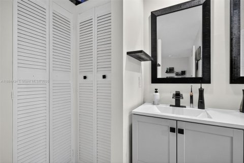 Condominio en venta en Davie, Florida, 2 dormitorios, 117.99 m2 № 1881524 - foto 18