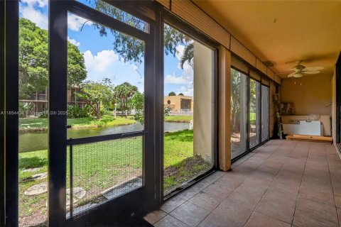 Condominio en venta en Davie, Florida, 2 dormitorios, 117.99 m2 № 1881524 - foto 24