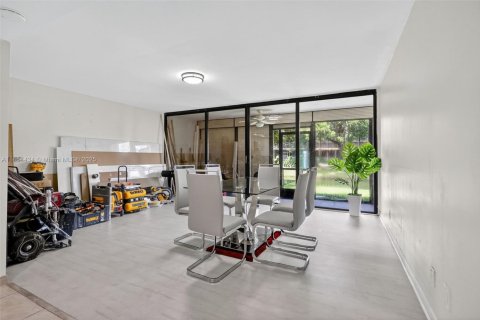 Condominio en venta en Davie, Florida, 2 dormitorios, 117.99 m2 № 1881524 - foto 13