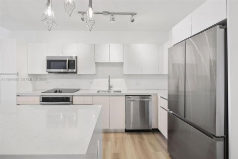 Copropriété à louer à Hallandale Beach, Floride: 2 chambres, 117.43 m2 № 2009134 - photo 5