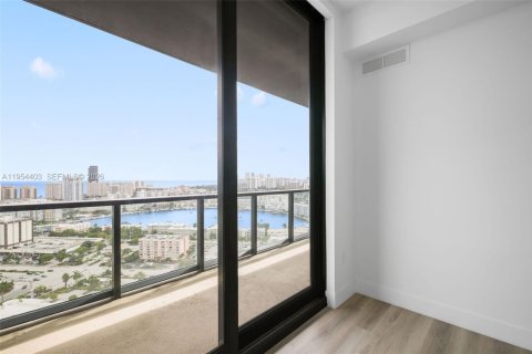 Copropriété à louer à Hallandale Beach, Floride: 2 chambres, 117.43 m2 № 2009134 - photo 27