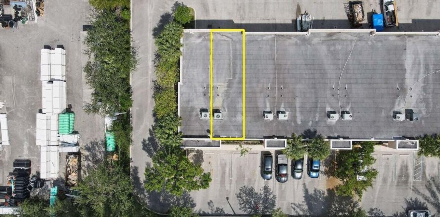 Propiedad comercial en West Palm Beach, Florida № 1210125