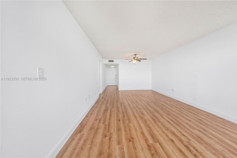 Copropriété à louer à Miami, Floride: 1 chambre, 76.64 m2 № 1976923 - photo 16