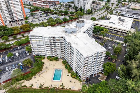 Copropriété à louer à Miami, Floride: 1 chambre, 76.64 m2 № 1976923 - photo 2