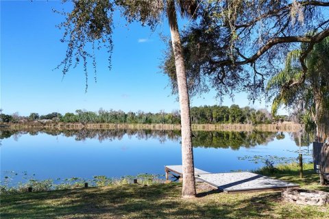 House in Umatilla, Florida 2 bedrooms, 116.87 sq.m. № 2098856 - photo 4