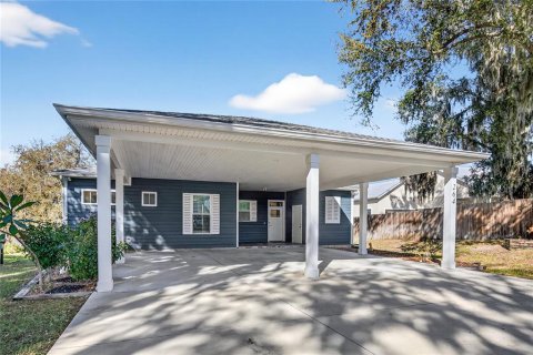 House in Umatilla, Florida 2 bedrooms, 116.87 sq.m. № 2098856 - photo 5