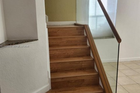 Touwnhouse à vendre à Miami, Floride: 4 chambres, 166.57 m2 № 1998314 - photo 27
