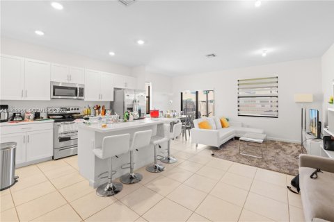 House in Homestead, Florida 3 bedrooms, 153.38 sq.m. № 2030738 - photo 17