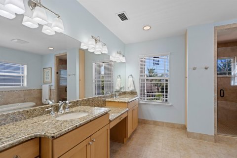 House in West Palm Beach, Florida 4 bedrooms, 392.88 sq.m. № 2146633 - photo 19