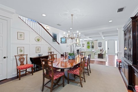 House in West Palm Beach, Florida 4 bedrooms, 392.88 sq.m. № 2146633 - photo 5