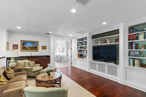 House in West Palm Beach, Florida 4 bedrooms, 392.88 sq.m. № 2146633 - photo 23