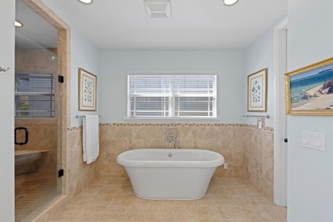 House in West Palm Beach, Florida 4 bedrooms, 392.88 sq.m. № 2146633 - photo 20