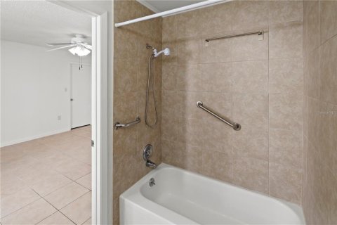 Copropriété à louer à Altamonte Springs, Floride: 2 chambres, 93.09 m2 № 2142252 - photo 15