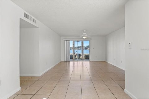 Copropriété à louer à Altamonte Springs, Floride: 2 chambres, 93.09 m2 № 2142252 - photo 3