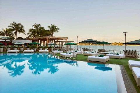 Condominio en alquiler en Miami Beach, Florida, 1 dormitorio, 62.8 m2 № 2059824 - foto 23