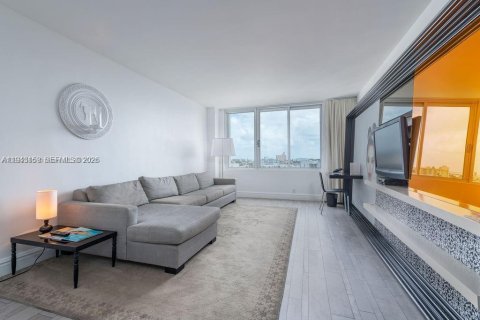 Condominio en alquiler en Miami Beach, Florida, 1 dormitorio, 62.8 m2 № 2059824 - foto 3