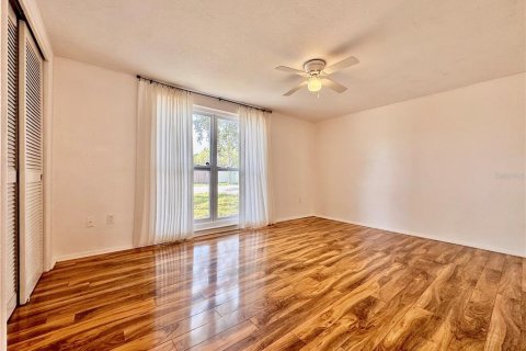 House in New Port Richey, Florida 3 bedrooms, 99.22 sq.m. № 1791503 - photo 14