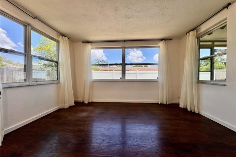 House in New Port Richey, Florida 3 bedrooms, 99.22 sq.m. № 1791503 - photo 17