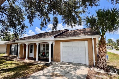 House in New Port Richey, Florida 3 bedrooms, 99.22 sq.m. № 1791503 - photo 2