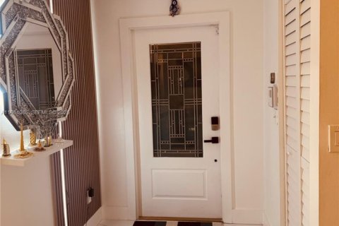 Villa ou maison à louer à Pembroke Pines, Floride: 3 chambres, 121.14 m2 № 2025970 - photo 2