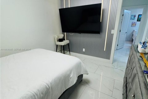 Villa ou maison à louer à Pembroke Pines, Floride: 3 chambres, 121.14 m2 № 2025970 - photo 16