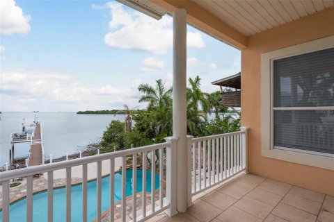 House in Palm Harbor, Florida 5 bedrooms, 389.07 sq.m. № 2118207 - photo 30