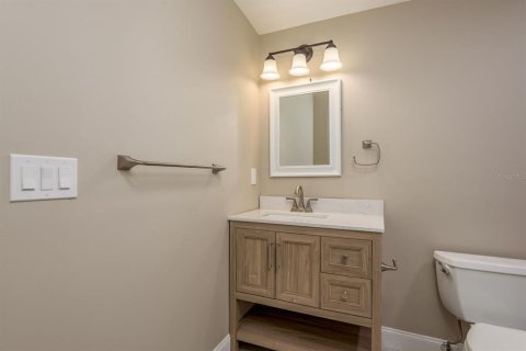 House in Palm Harbor, Florida 5 bedrooms, 389.07 sq.m. № 2118207 - photo 21