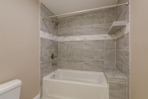 House in Palm Harbor, Florida 5 bedrooms, 389.07 sq.m. № 2118207 - photo 22