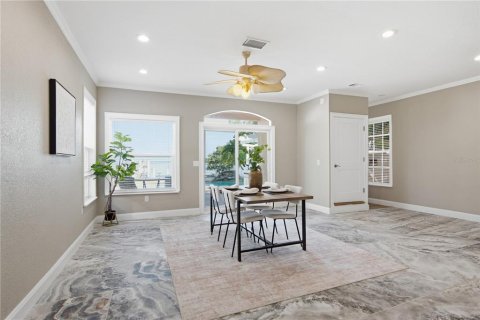 House in Palm Harbor, Florida 5 bedrooms, 389.07 sq.m. № 2118207 - photo 14