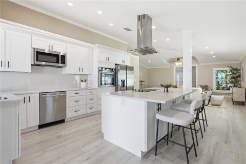 House in Palm Harbor, Florida 5 bedrooms, 389.07 sq.m. № 2118207 - photo 4
