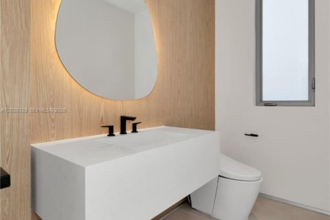 House in Miami, Florida 6 bedrooms, 497.03 sq.m. № 2185499 - photo 21