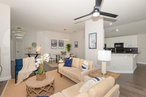 House in Vero Beach, Florida 4 bedrooms, 193.14 sq.m. № 1654762 - photo 7